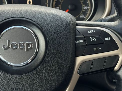 Used 2015 Jeep Cherokee Latitude w/ Comfort/Convenience Group AWD/4WD image 32