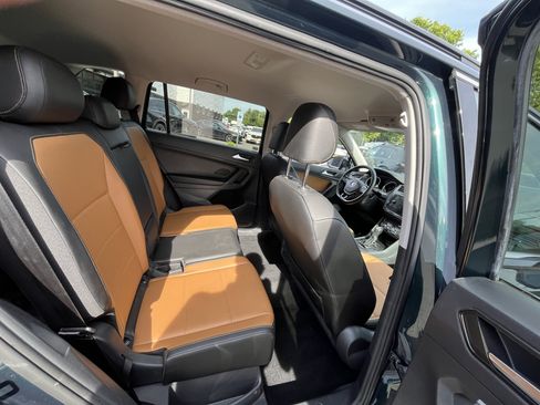 Used 2018 Volkswagen Tiguan SE AWD/4WD image 30