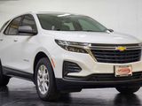 Used 2022 Chevrolet Equinox LS image 2