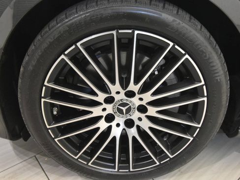 Used 2023 Mercedes-Benz C 300 4MATIC Sedan image 11