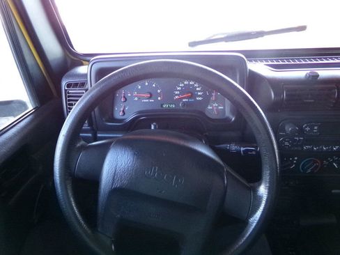 Used 2004 Jeep Wrangler X AWD/4WD image 8