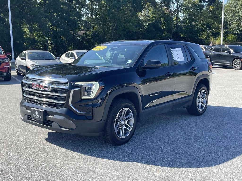 Used 2025 GMC Terrain Elevation AWD/4WD image 3