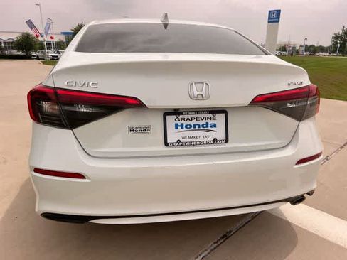 Used 2023 Honda Civic Sport image 6
