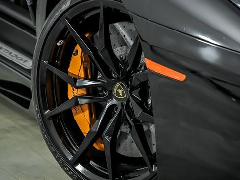Used 2014 Lamborghini Aventador LP 700-4 AWD/4WD image 4
