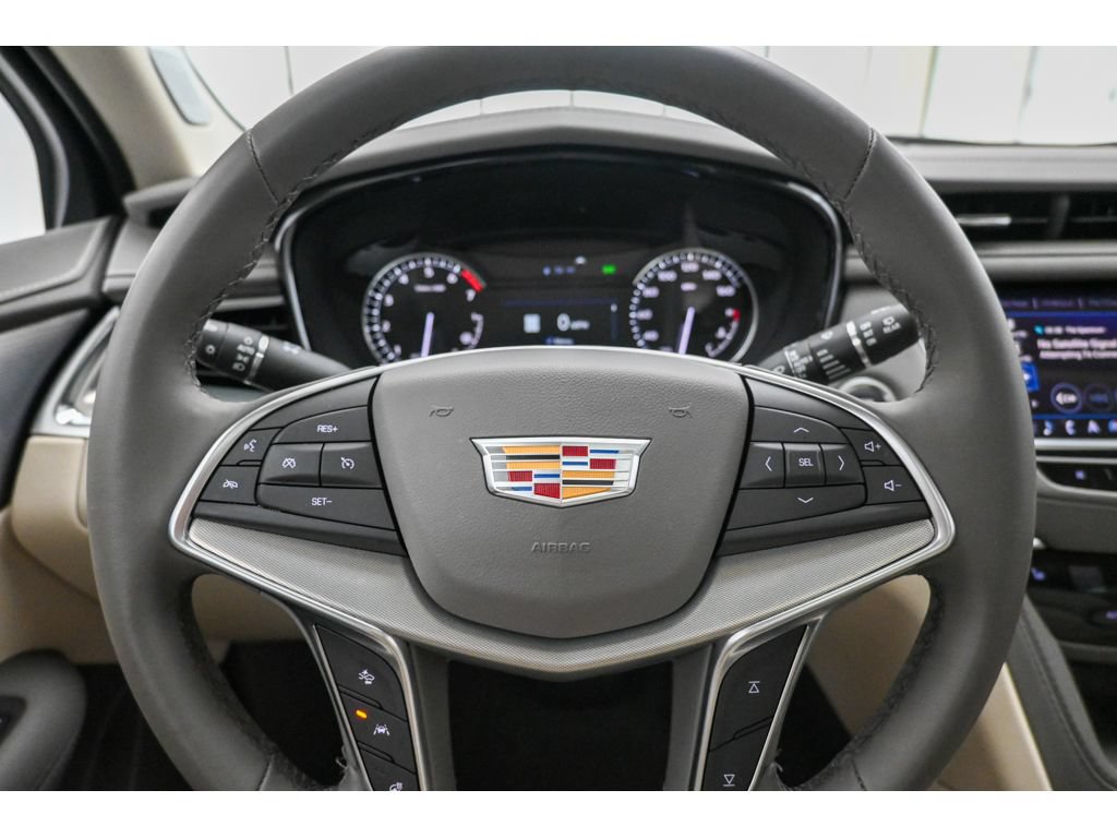 Used 2025 Cadillac XT5 Premium Luxury AWD/4WD image 12