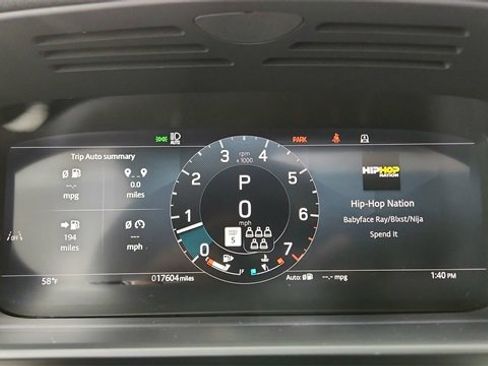 Used 2024 Land Rover Discovery Dynamic SE image 41