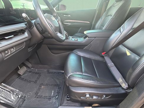 Used 2024 Cadillac XT4 Premium Luxury image 18