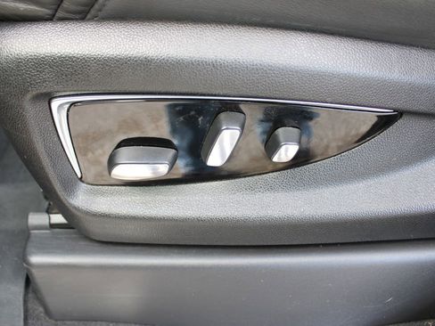 Used 2020 Cadillac Escalade Premium Luxury image 30