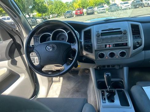 Used 2011 Toyota Tacoma 4x4 Access Cab V6 image 12