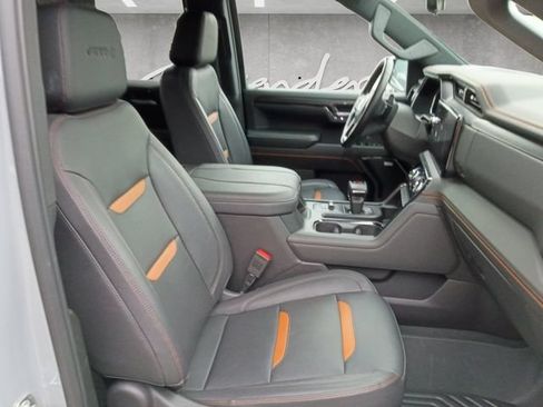 Used 2024 GMC Sierra 1500 AT4 w/ Technology Package AWD/4WD image 24