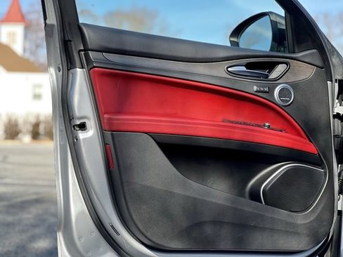 Used 2020 Alfa Romeo Stelvio Ti w/ Nero Edizione image 11