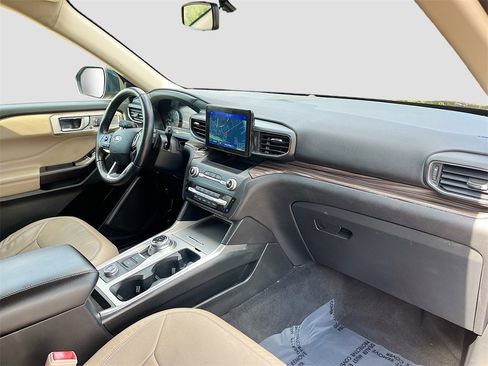 Used 2020 Ford Explorer Limited image 32