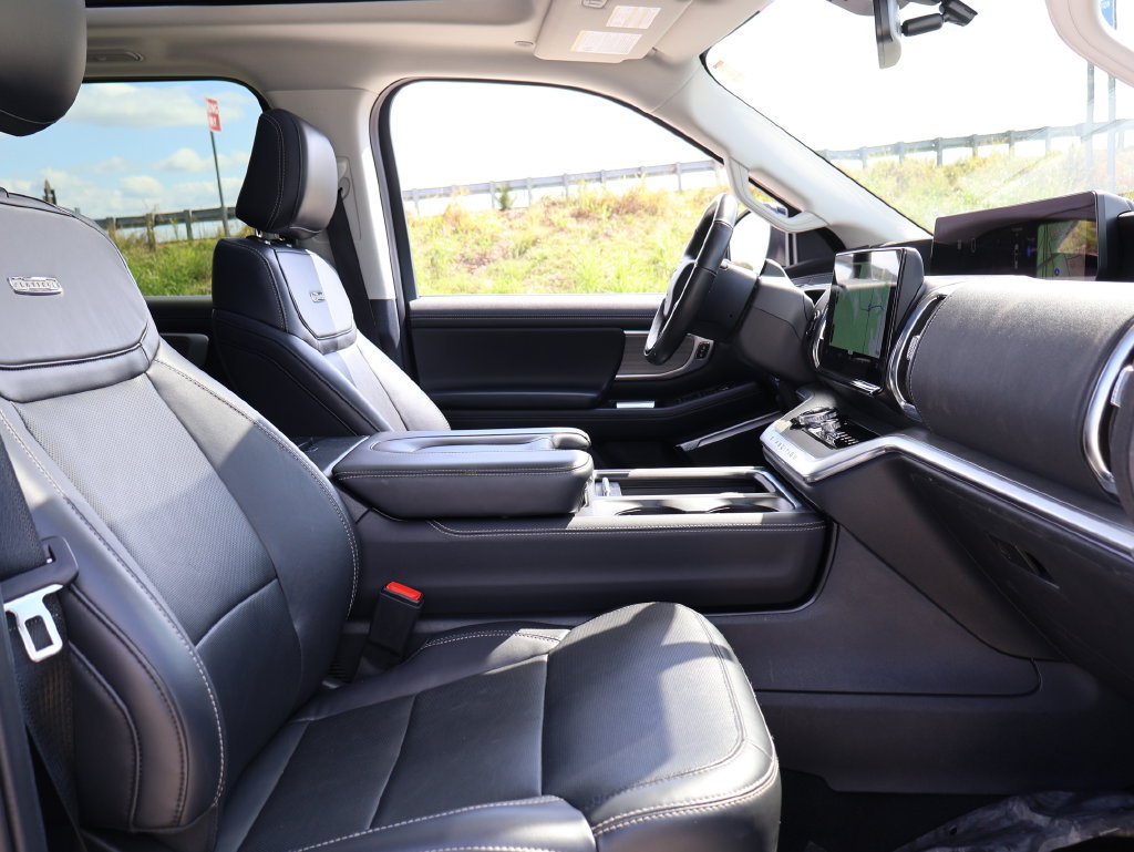 Certified 2025 Ford Expedition Max Platinum AWD/4WD image 9