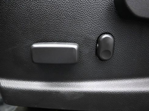 Used 2017 Chevrolet Colorado Z71 RWD image 11