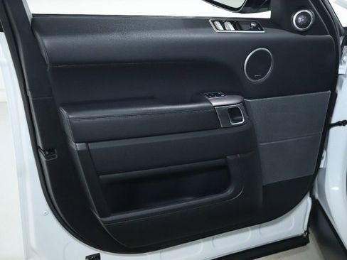 Used 2019 Land Rover Range Rover Sport HSE image 33