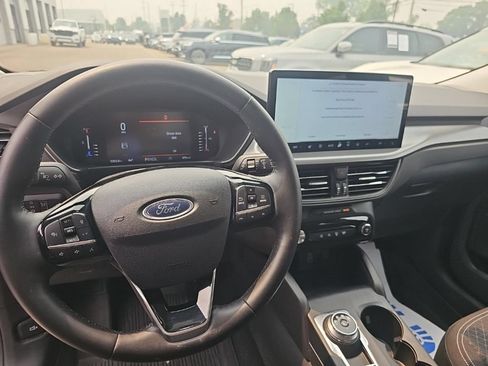 Used 2024 Ford Escape Active w/ Tech Pack #1 AWD/4WD image 12