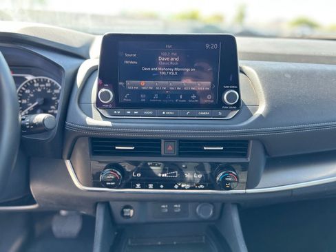 Certified 2025 Nissan Rogue SV AWD/4WD image 18
