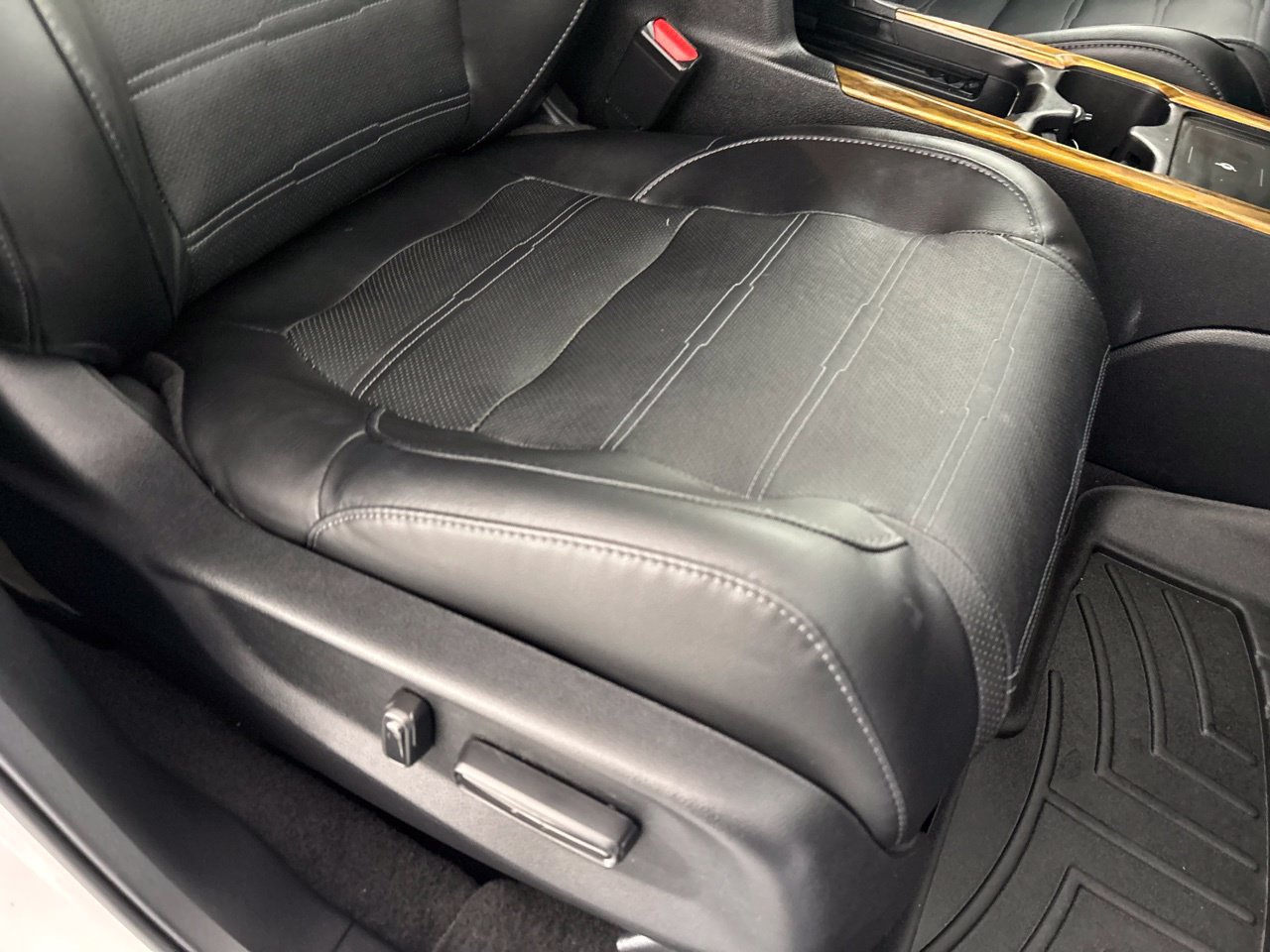 Used 2020 Honda CR-V Touring image 31