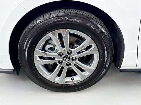 Certified 2023 Toyota Sienna XSE image 47