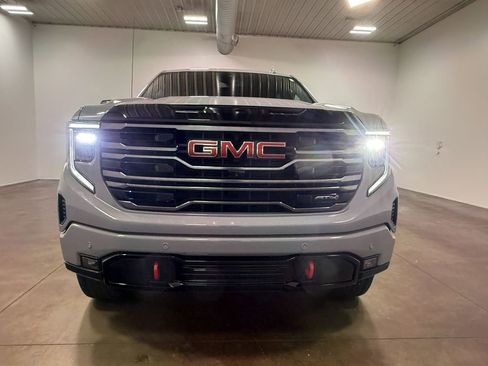 Used 2025 GMC Sierra 1500 AT4 w/ AT4 Preferred Package AWD/4WD image 40