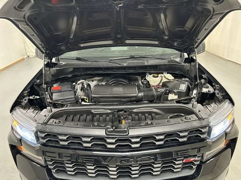 Used 2020 Chevrolet Silverado 1500 Custom Trail Boss w/ Custom Convenience Package AWD/4WD image 23