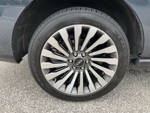 Used 2021 Lincoln Navigator Reserve w/ Luxury Package AWD/4WD image 29