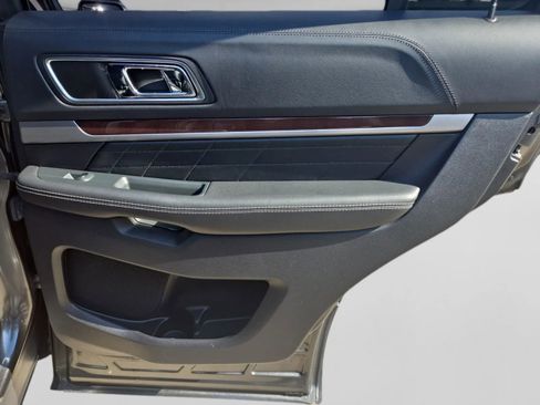 Used 2019 Ford Explorer Platinum AWD/4WD image 31