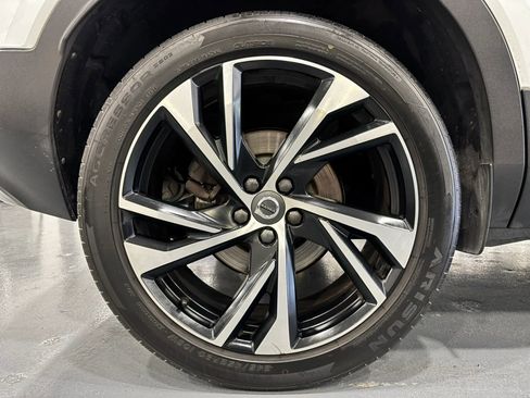 Used 2020 Volvo XC40 T4 R-Design FWD image 48