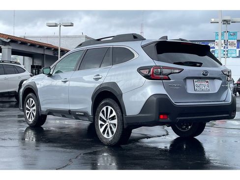 Certified 2024 Subaru Outback Premium image 3