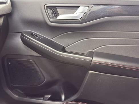 Certified 2025 Ford Escape ST-Line image 24