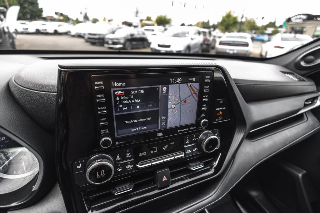 Used 2021 Toyota Highlander XSE AWD/4WD image 11