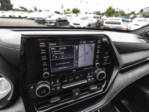 Used 2021 Toyota Highlander XSE AWD/4WD image 11