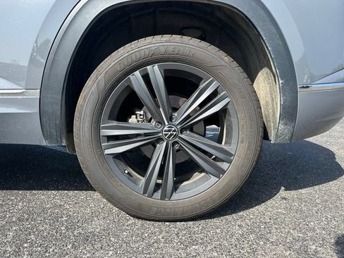 Used 2022 Volkswagen Atlas Cross Sport SEL R-Line AWD/4WD image 8