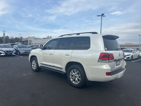 Used 2021 Toyota Land Cruiser image 3