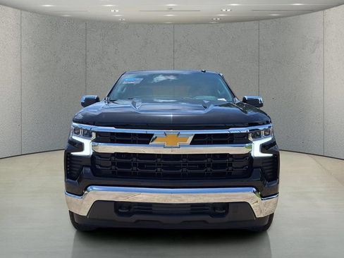 Used 2023 Chevrolet Silverado 1500 LT AWD/4WD image 2