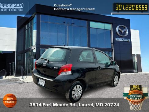 Used 2010 Toyota Yaris 2-Door Hatchback image 4