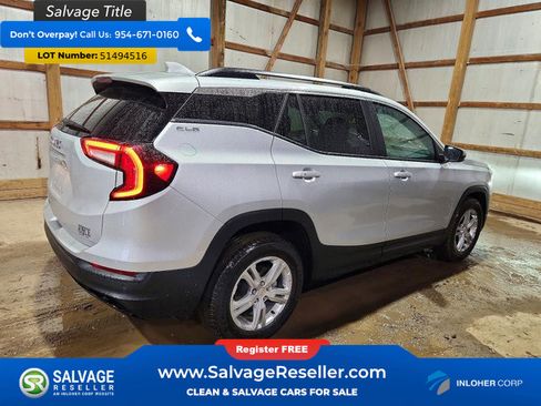 Used 2022 GMC Terrain SLE w/ Driver Convenience Package FWD image 4