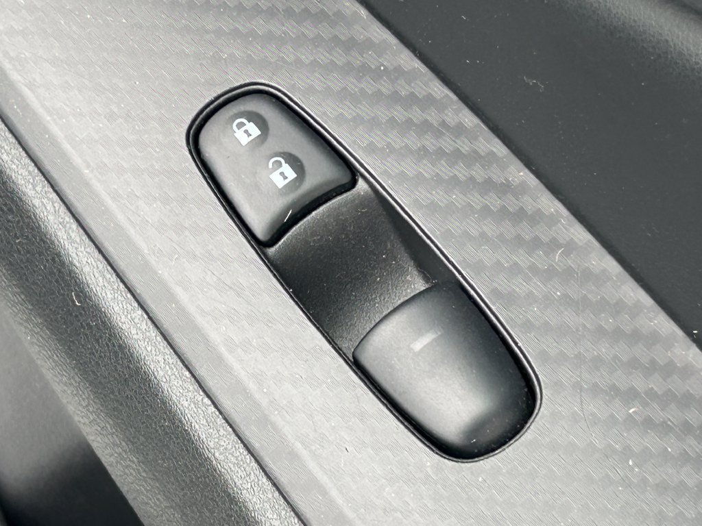 Used 2024 Nissan Altima 2.5 SV FWD image 33