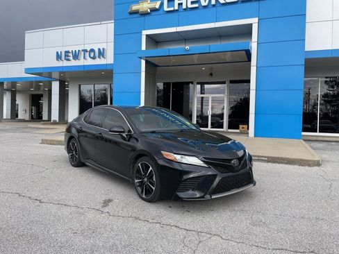 Used 2019 Toyota Camry XSE w/ Navigation Package image 2