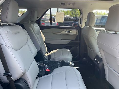 New 2026 Ford Explorer Active AWD/4WD image 13