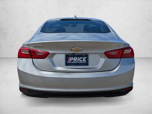 Used 2018 Chevrolet Malibu LT FWD image 7