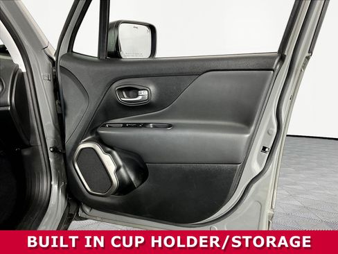 Used 2022 Jeep Renegade Latitude w/ Convenience Group AWD/4WD image 25