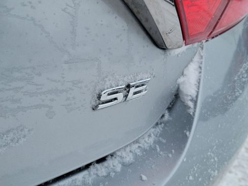 Used 2015 Toyota Camry SE image 8