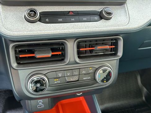 Used 2022 Ford Maverick XLT image 24