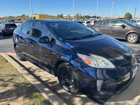 Used 2014 Toyota Prius One image 3
