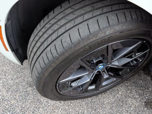 Used 2024 BMW i4 eDrive35 w/ Premium Package RWD image 14