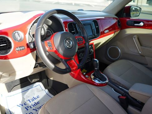 Used 2019 Volkswagen Beetle 2.0T SE FWD image 8