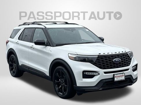 Used 2023 Ford Explorer ST-Line w/ Class IV Trailer Tow Package RWD image 6