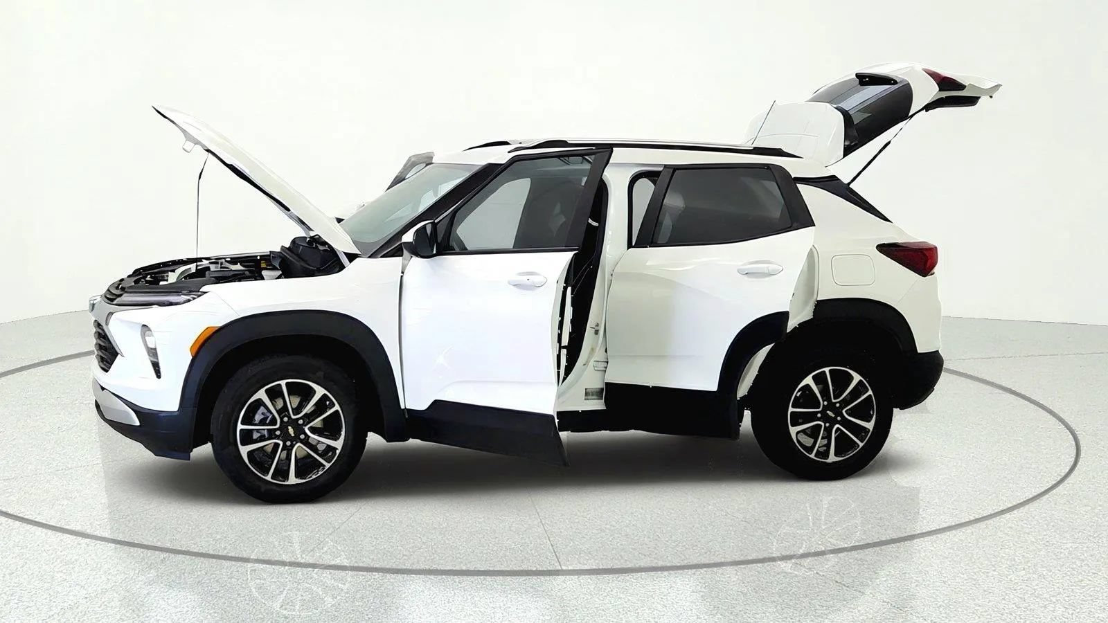 Used 2025 Chevrolet TrailBlazer LT AWD/4WD image 9