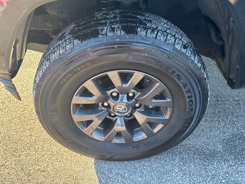 Used 2023 Toyota Tacoma 4x4 Double Cab image 36